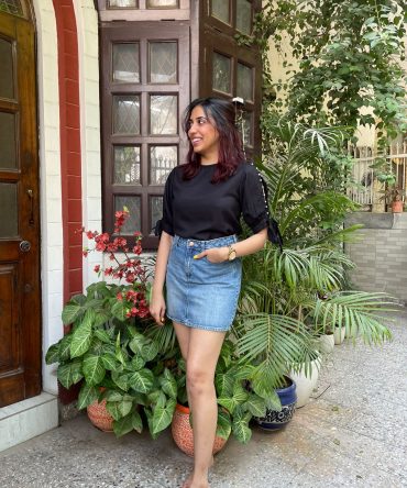 Pearl Sleeved Top- Black