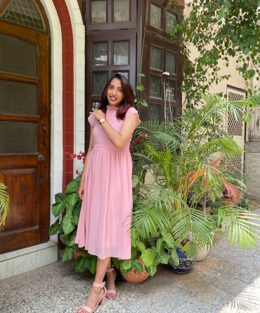 Trophy Georgette Dress- Pink