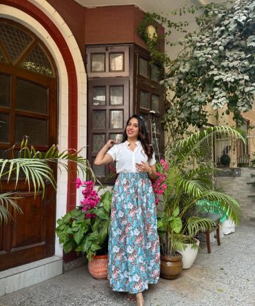 Blossoming Top – White