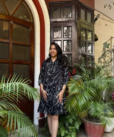 Abstract Printed Cotton Dress – Black 2